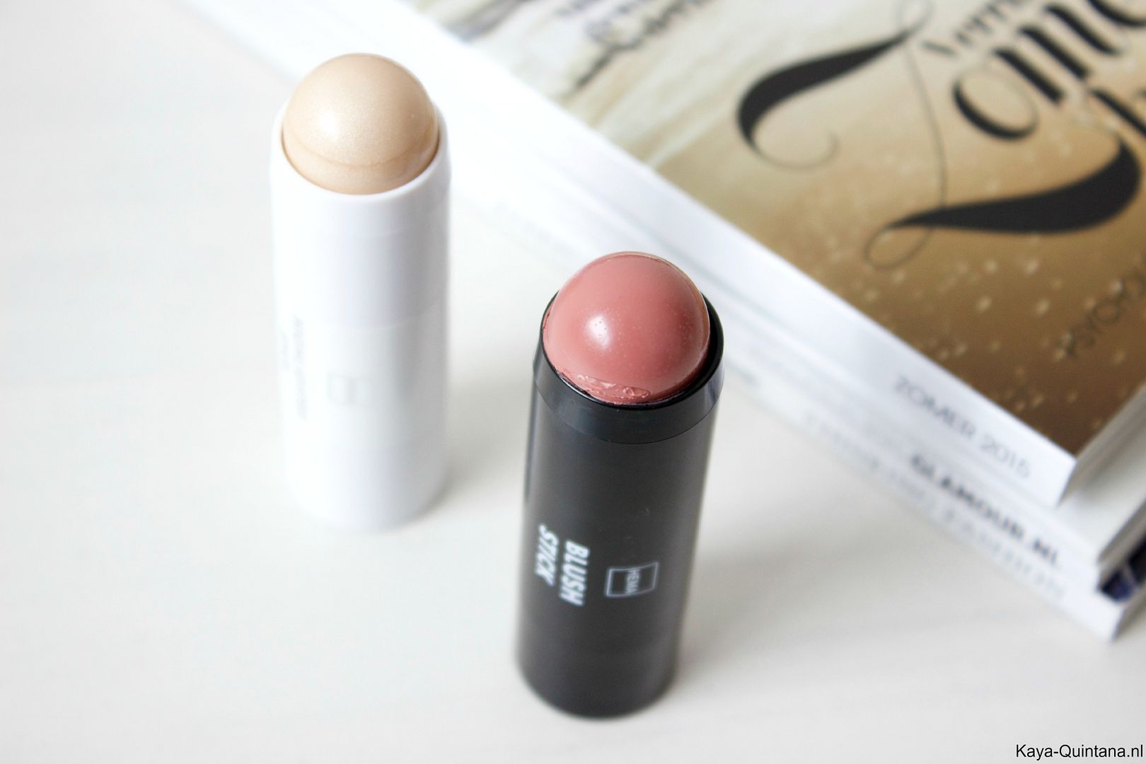 Hema blush en highlighter stick KayaQuintana.nl
